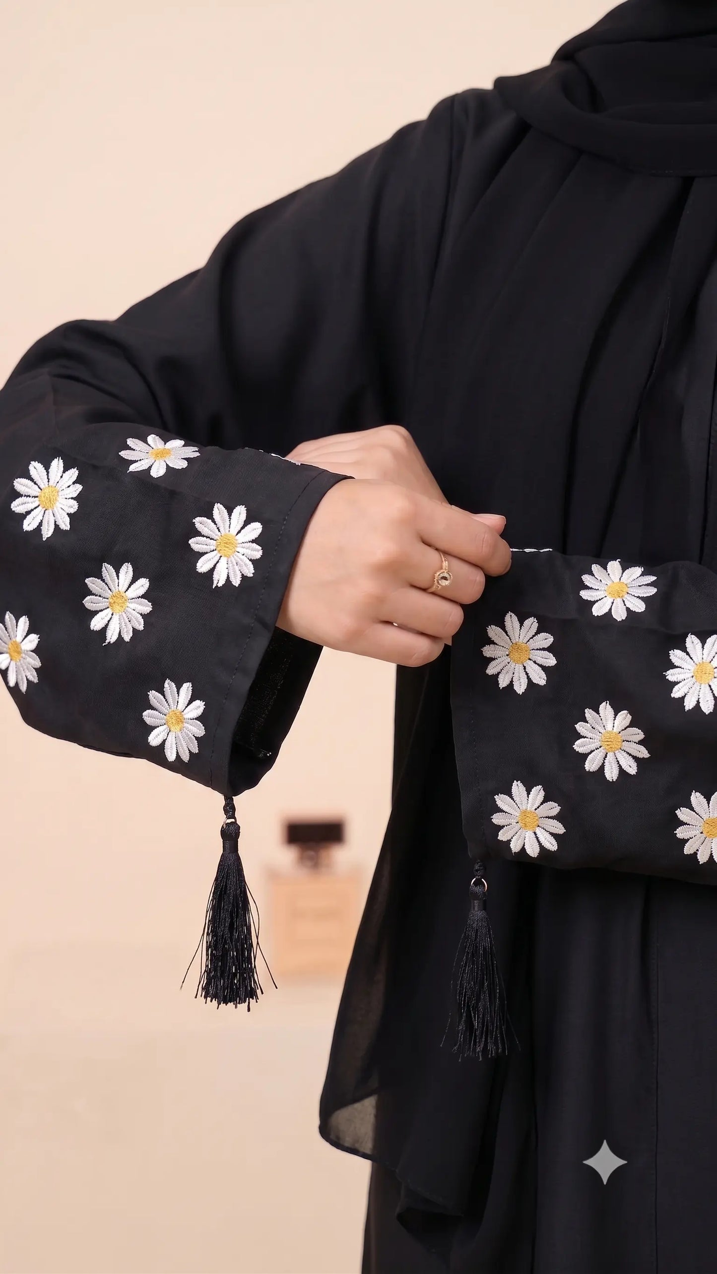 Daisy Drop Abaya - Black